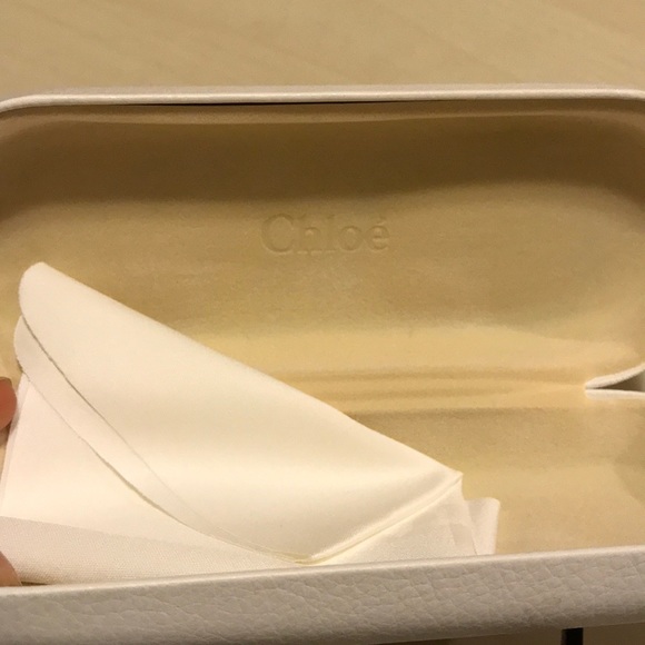 Chloe glass frame - Picture 7 of 8